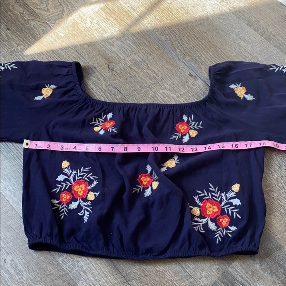 Addie Blue Floral Crop Top Large - Picture 10 of 11